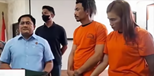 Dua tersangka pelaku berstatus suami-istri, H alias Anto (38) dan K alias Sari (30)/Foto: tangkap layar